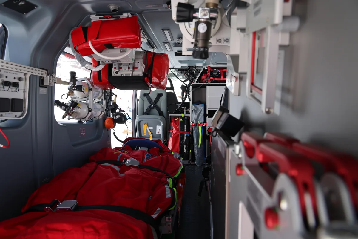 Blick in vollausgebaute Helikabine.